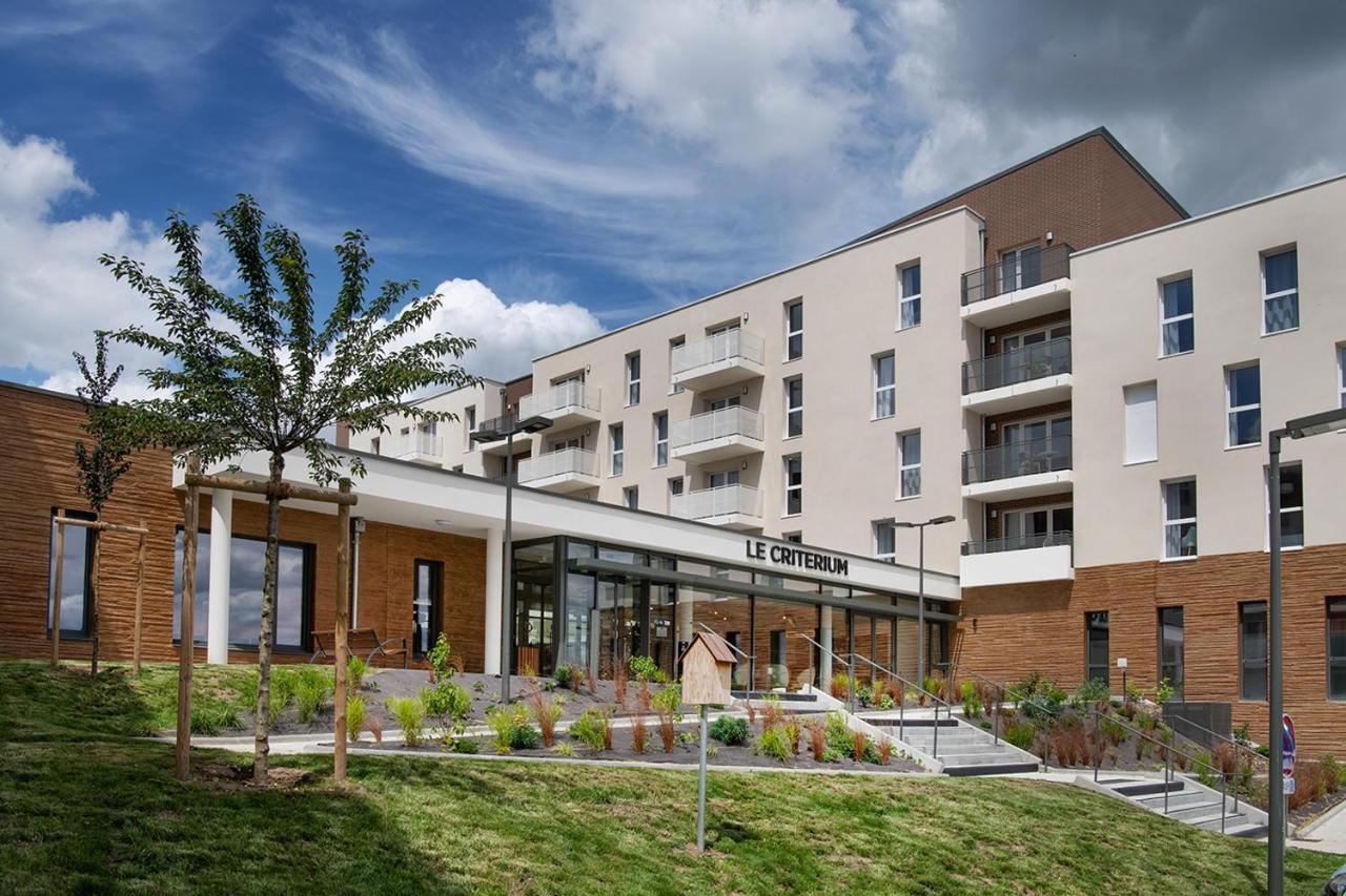 Le Criterium Aparthotel Ecouflant Exterior photo